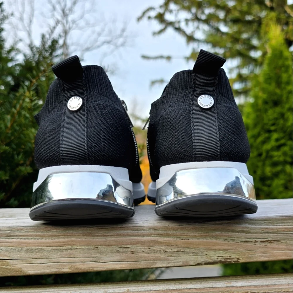 Steve Madden Omah Y2K Athleisure Minimalist Revival Chrome Heel Sneaker 7.5M